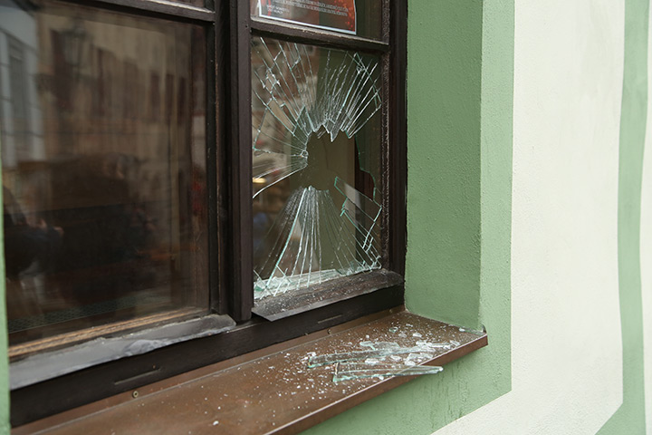 A2B Glass are able to board up broken windows while they are being repaired in Hythe.
